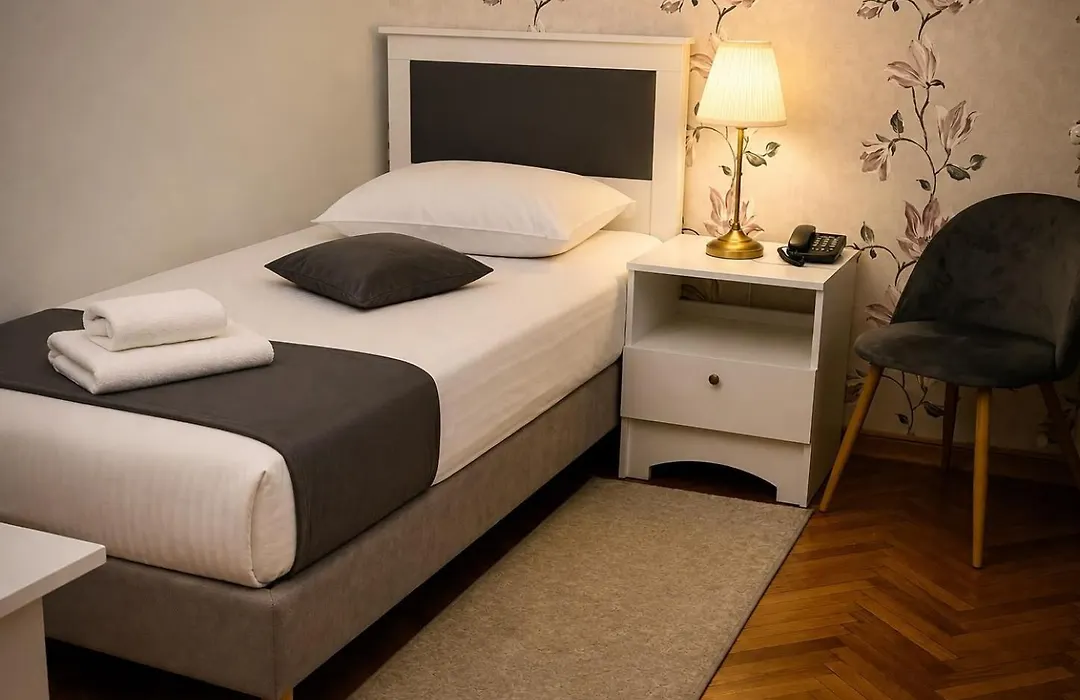Hotel Triumf-1
